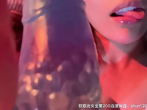 超美的中国美女床上自慰潮喷